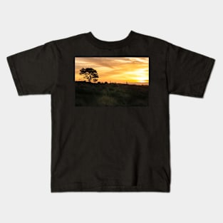 Golden sunset across Papamoa dunes Kids T-Shirt